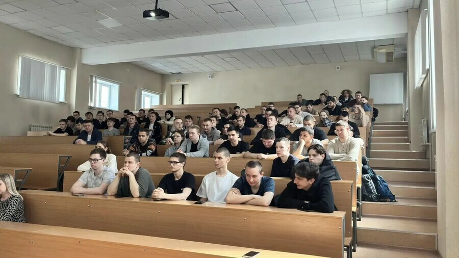 Амурские электросети приглашают студентов на работу и практику