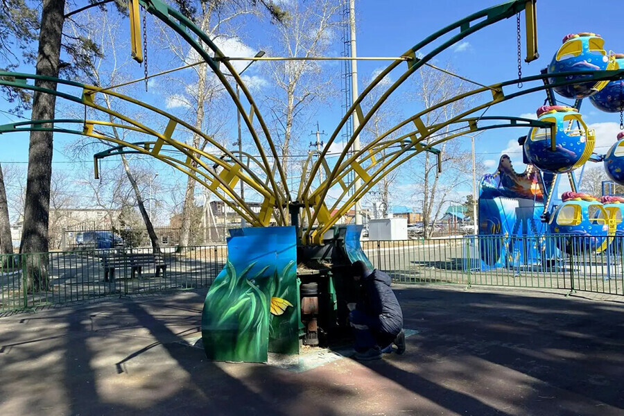 Техсостояние аттракционов в парке Белогорска оценят эксперты из Новосибирска