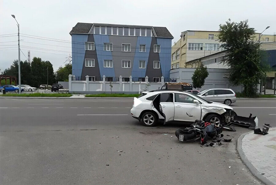 Полиция Благовещенска опубликовала подборку фото с мест ДТП в которых разбились мотоциклисты 