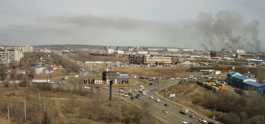 В амурском МЧС прокомментировали что горит на берегу Зеи под Благовещенском