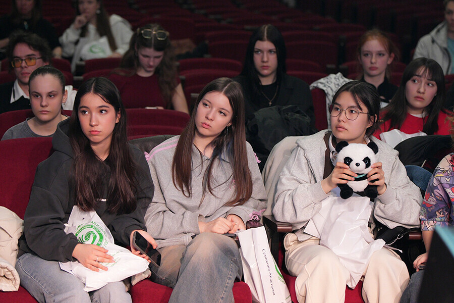 Ученица гимназии  25 Благовещенска признана лучшей на этапе международного конкурса Китайский язык  это мост фото