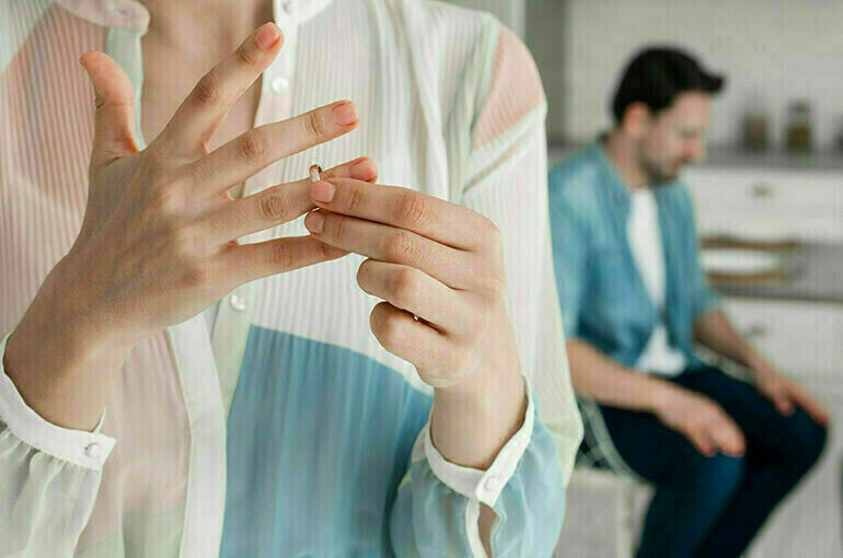 ВЦИОМ в России резко выросло число одиноких людей