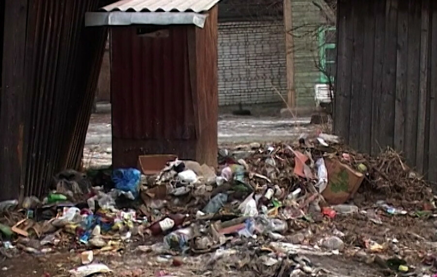 С учетом этого гадюшника Как губернатор смотрел ветхое жилье в Благовещенске в 2008м