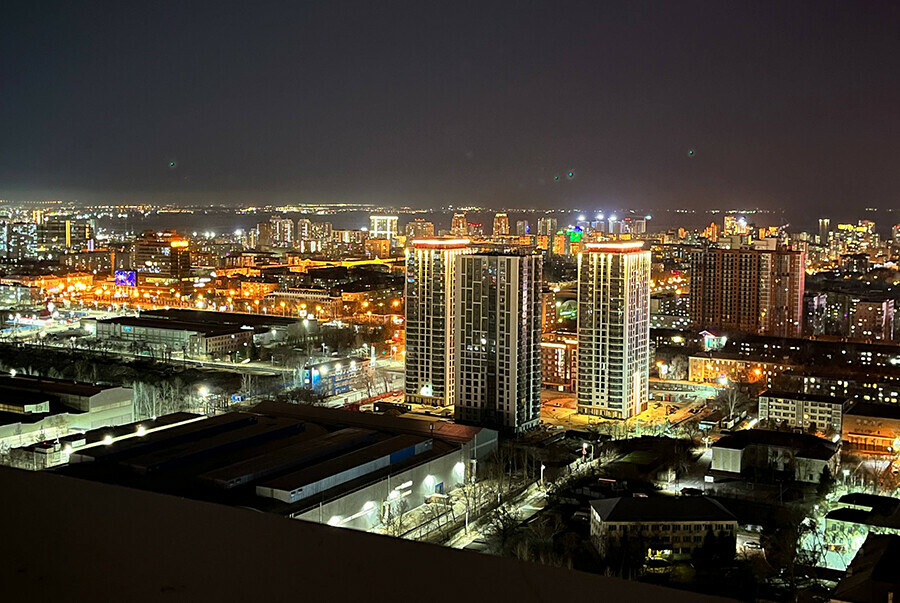 Рисковый парень из Благовещенска покорил огромную заброшку в Хабаровске фото видео