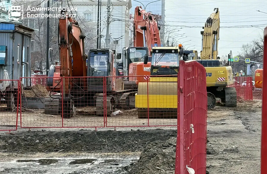 Ремонт дорог в Благовещенске продолжается некоторые горожане могут остаться без воды