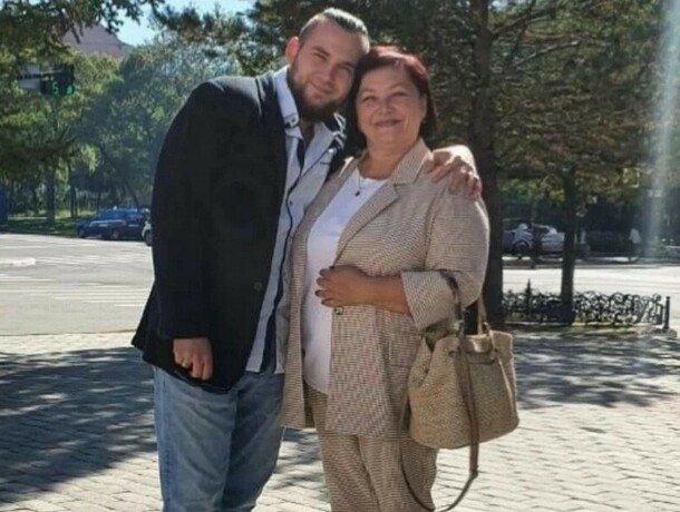 Стали замечать что мама плохо говорит жители Приамурья собирают помощь амурчанке со страшным диагнозом фото 