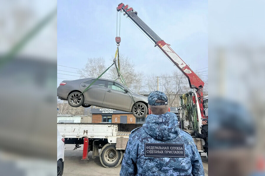 Амурский лихач не оплатил больше 200 штрафов и решил скрыться от приставов