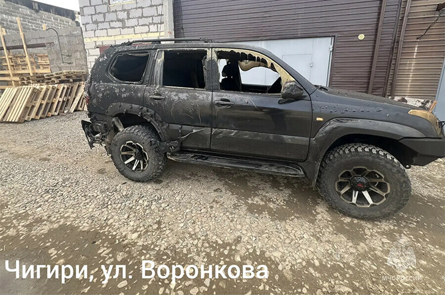 Около Благовещенска горел гараж с автомобилем фото