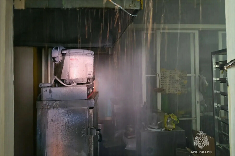 В Благовещенске в торговом центре Три кита возник пожар   