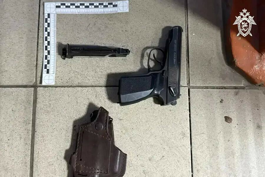 Амурчанину пришедшему в полицию с пистолетом грозит до 10 лет колонии