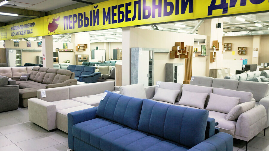 В Благовещенске открылся большой мебельный магазин