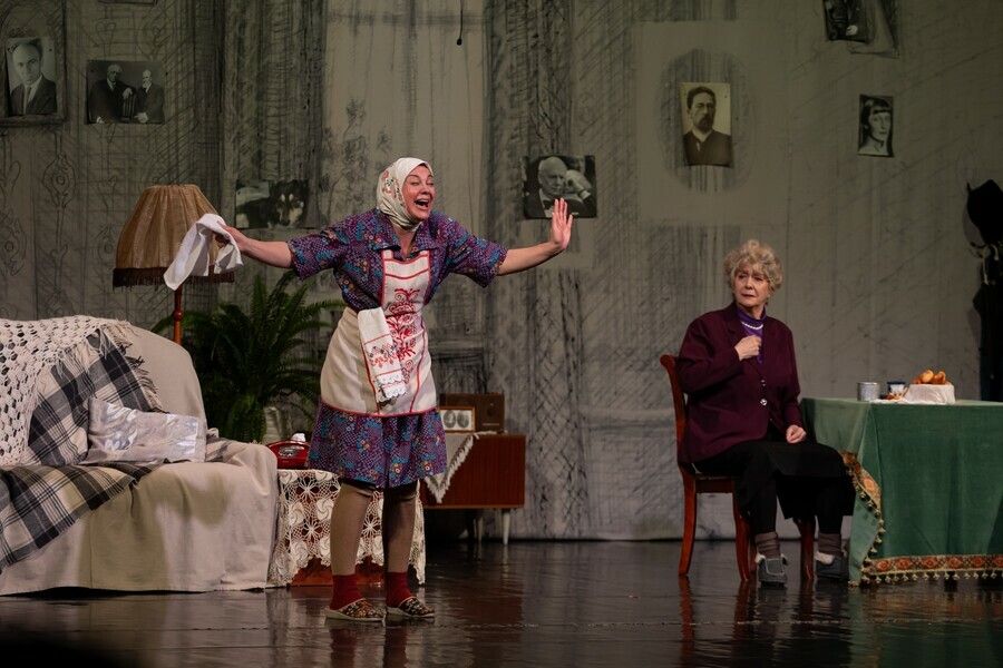 Смех сквозь слезы амурскому зрителю представили историю легендарной Фаины Раневской