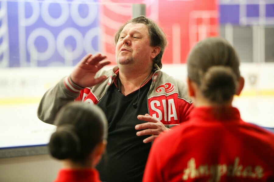 Шаг по Звездной дорожке юные фигуристы Приамурья посетили мастеркласс олимпийского чемпиона Артура Дмитриева