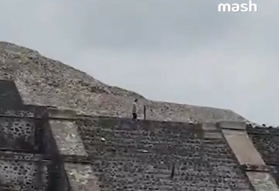 В Мексике с пирамиды расстреляли туристов ранен россиянин