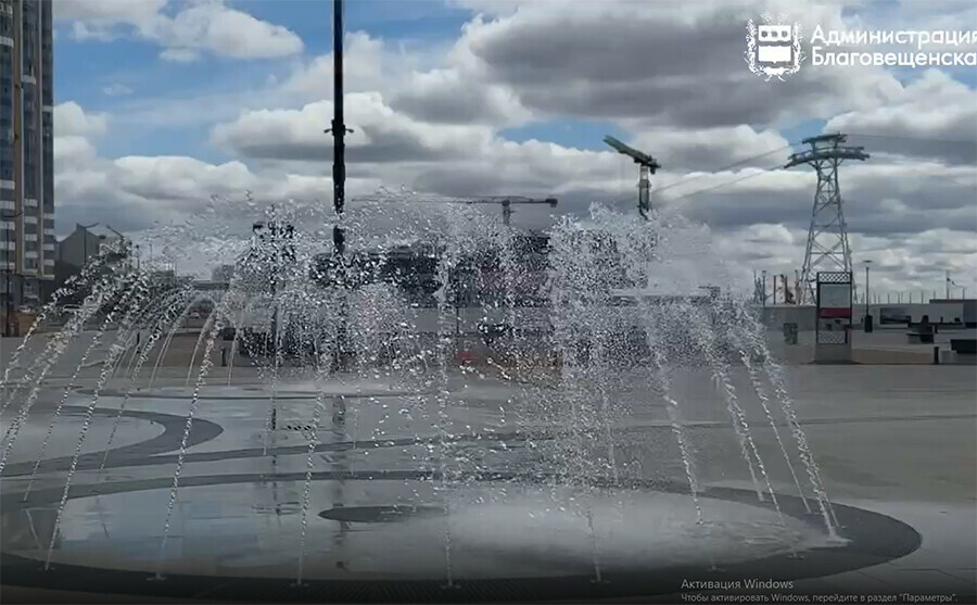 Фонтан в Благовещенске ждет тепла видео 