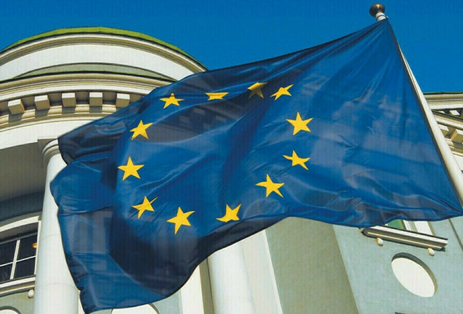 ЕС утвердил 20й пакет санкций против России и выделил Украине 90 миллиардов евро