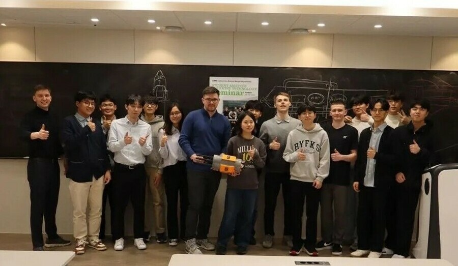 Студенты АмГУ учат ракеты тормозить в воздухе