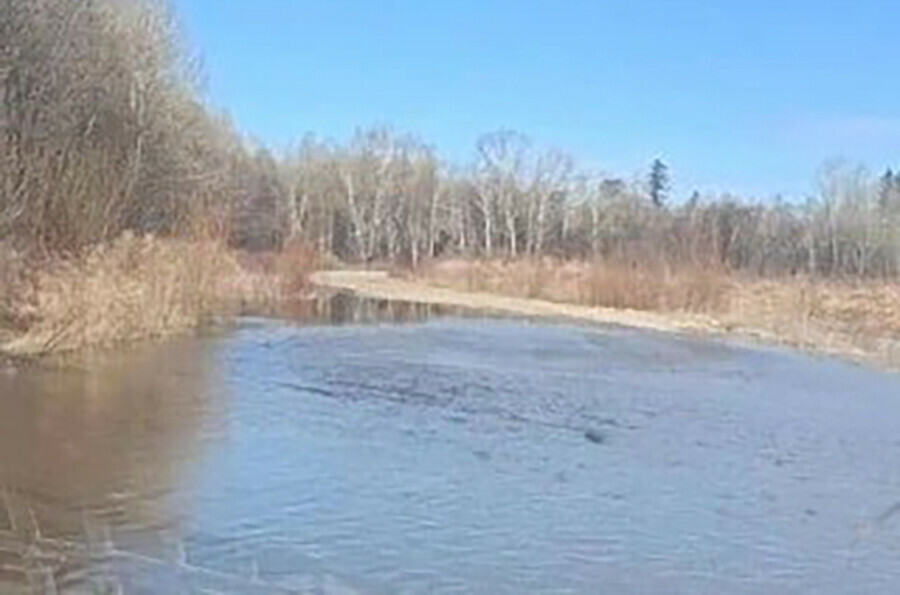 Вода затопила дорогу в Амурской области водителям рекомендуют воздержаться от поездок