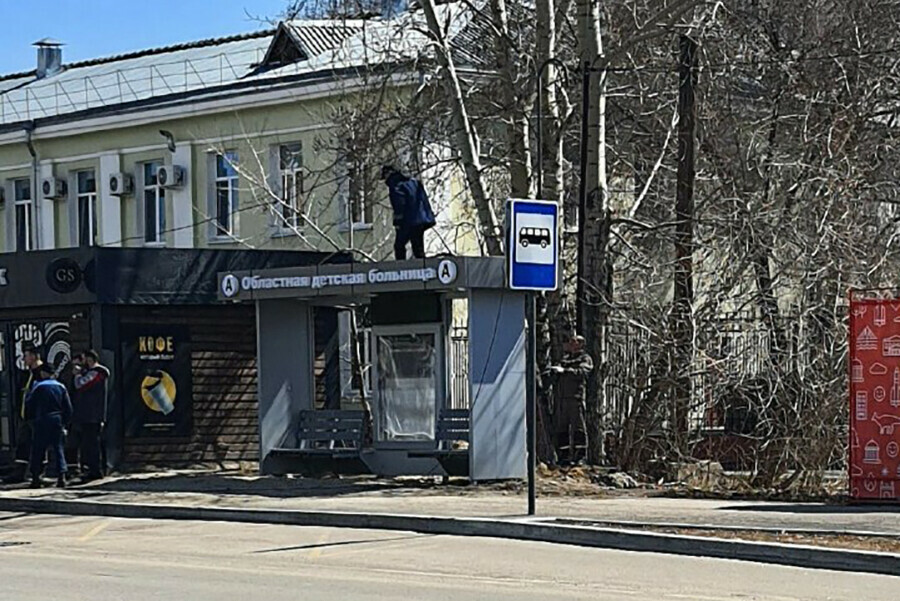 Новые автобусные павильоны установили на Октябрьской в Благовещенске