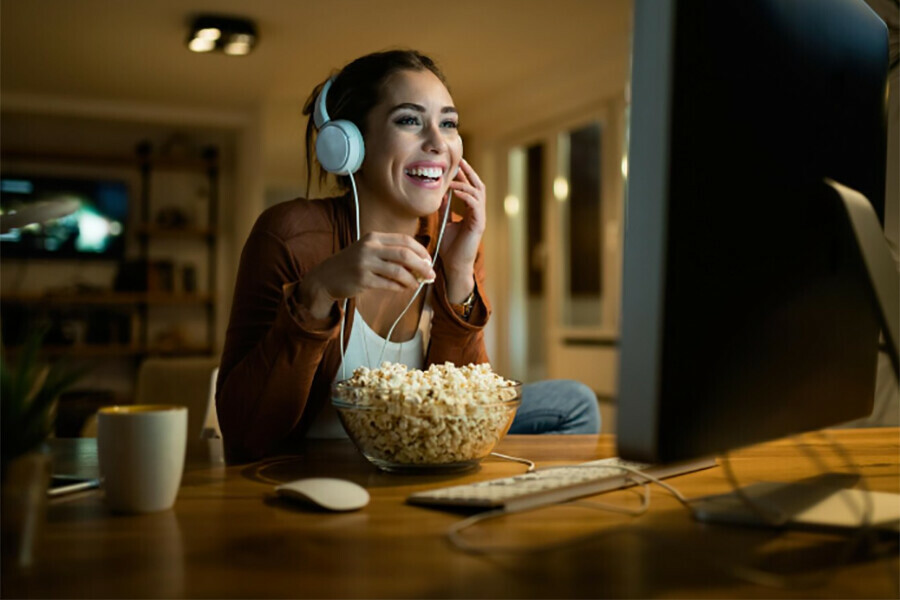 Российских зрителей стали предупреждать спецтитрами о вырезанных из фильмов сценах