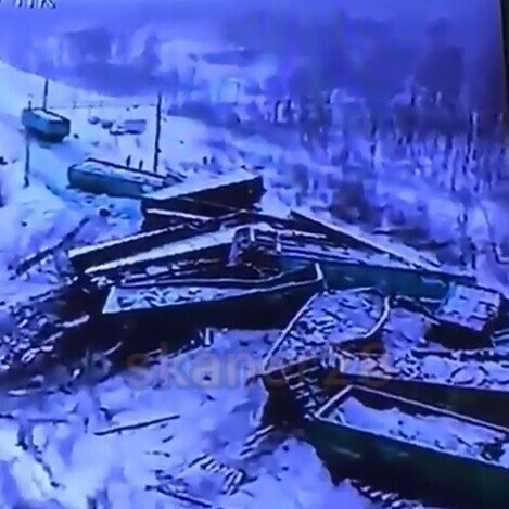 Развороченные вагоны сошедшего с рельсов состава в Амурской области сняли с высоты птичьего полета видео