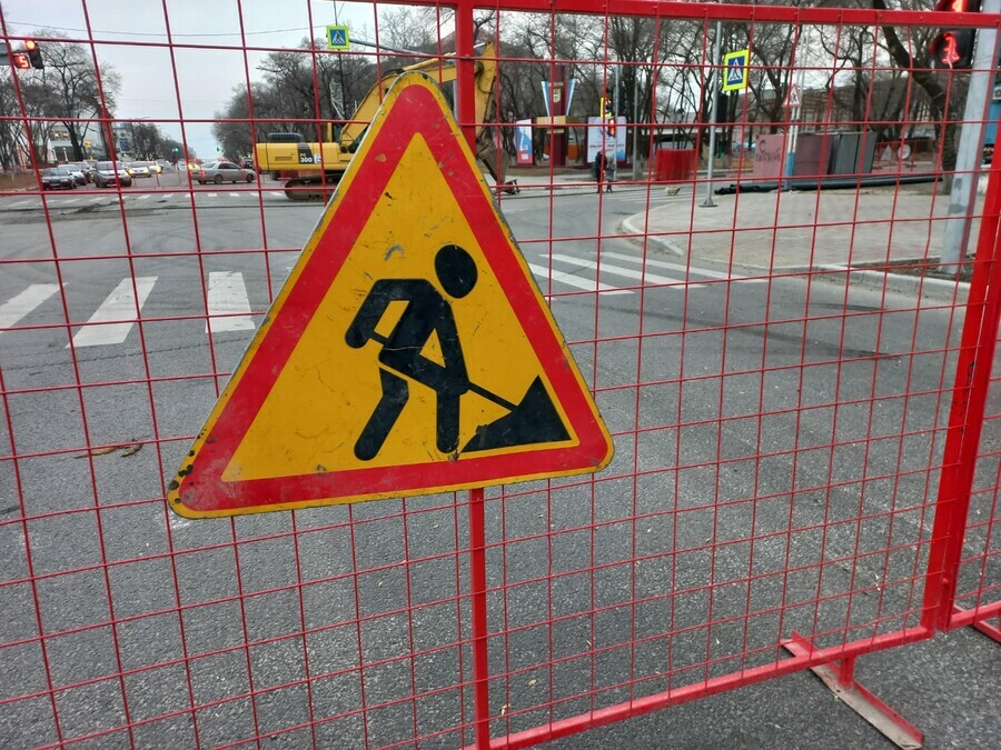 На Горького в центре Благовещенске авария на сетях на дороге организовано реверсивное движение обновлено