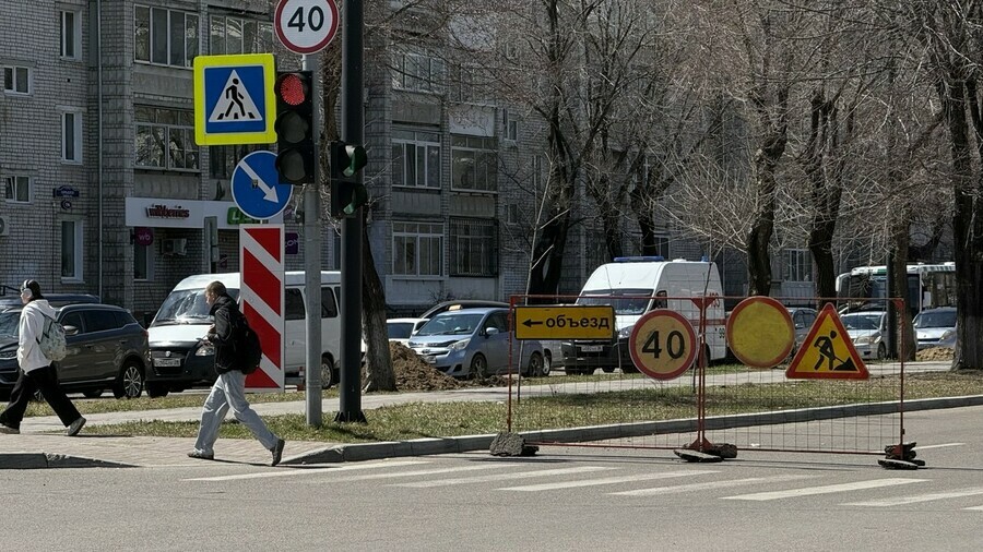 На Горького в центре Благовещенске авария на сетях на дороге организовано реверсивное движение обновлено