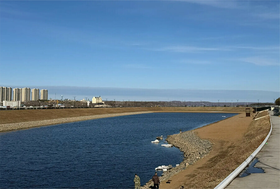 В Благовещенске на пляже Серебряной мили купающимися будет командовать искусственный интеллект видео