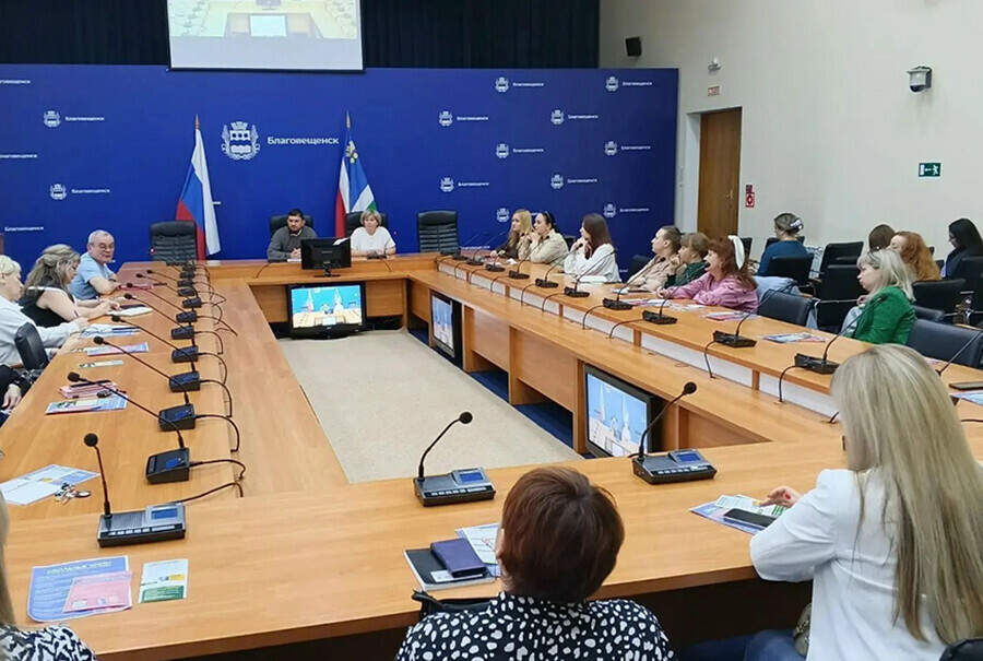 Детям Благовещенска в Доме российскокитайской дружбы предложат летние мастерклассы и экскурсии в динопарк