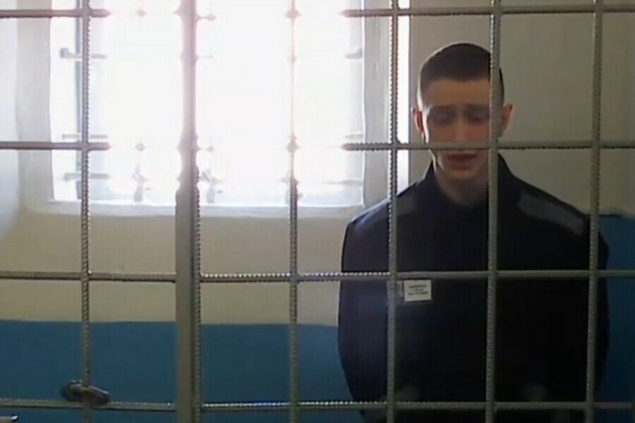 Суд утвердил приговор амурчанину который бросил в окно военкомата зажигательные устройства видео 