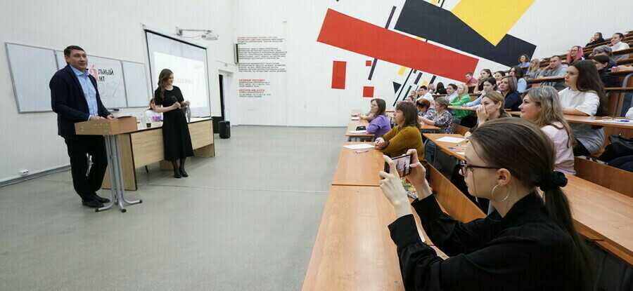 11 отличников и сложный текст какие ошибки чаще всего допускали на Тотальном диктанте в Благовещенске