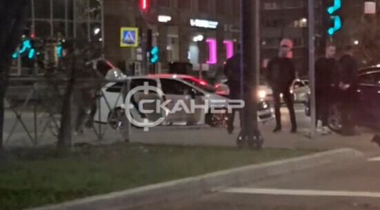 В центре Благовещенска произошло ДТП Работает реанимация видео
