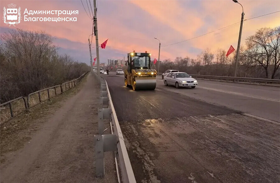 В Благовещенске ремонтируют ямы на дорогах Какой улице уделяют особое внимание