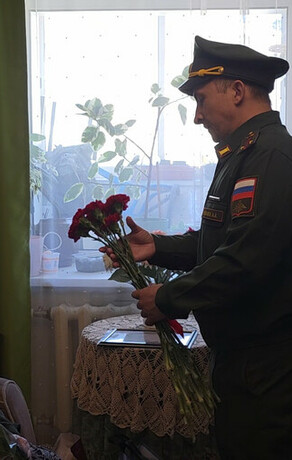 Старейшего ветерана Белогорска с Днем Победы поздравил ио командующего Амурским общевойсковым объединением фото