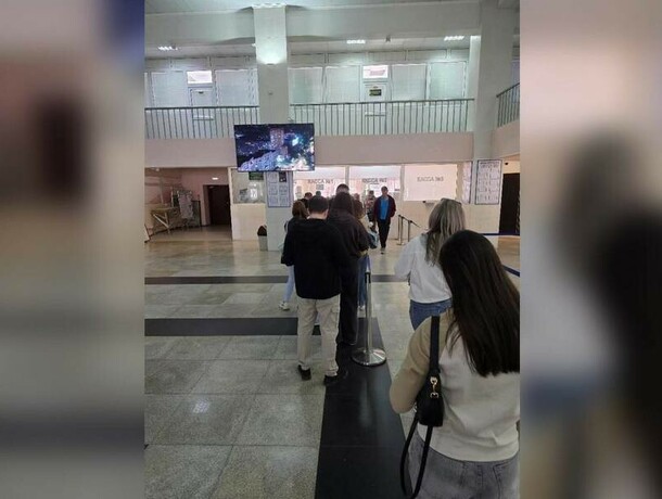Очередь не двигается туристы снова говорят о невозможности уехать из Благовещенска в Хэйхэ на теплоходе 