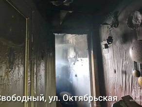 На пожаре в Свободном женщина отравилась угарным газом
