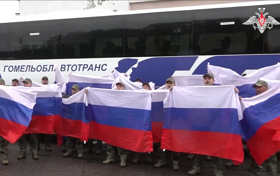 Более 200 военнослужащих вернулись в Россию видео