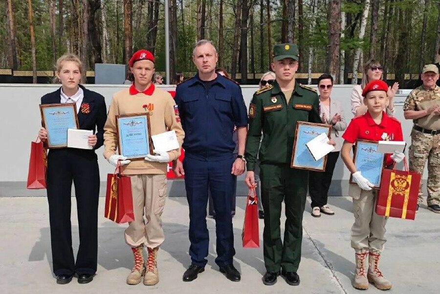 Трем удивительным амурчанам вручили высшую награду  знак Горячее сердце фото
