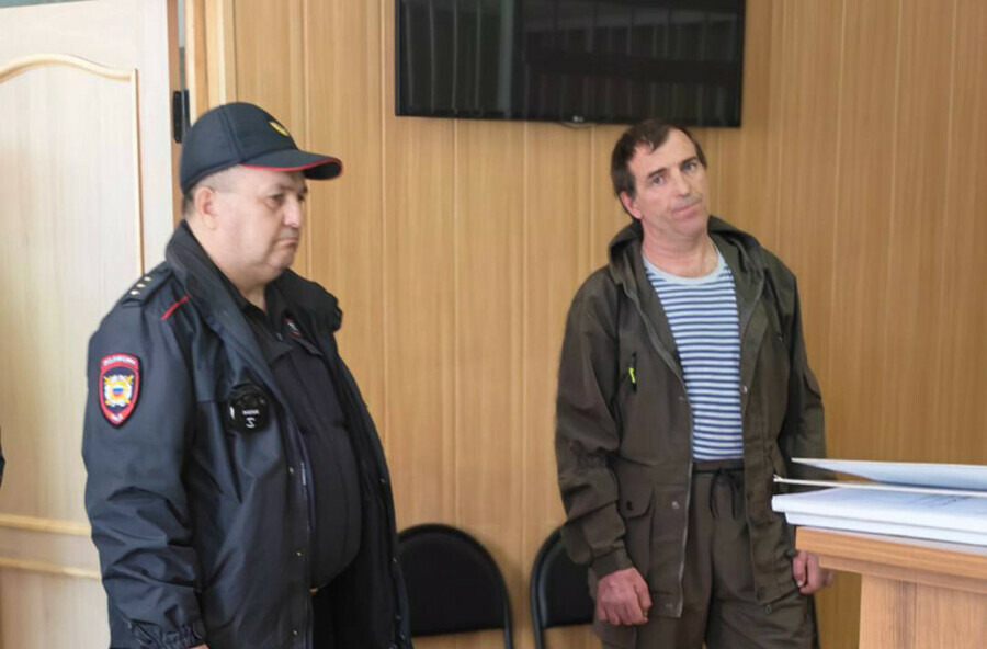 Амурчанина арестовали в зале суда за сбыт запрещенной упаковки