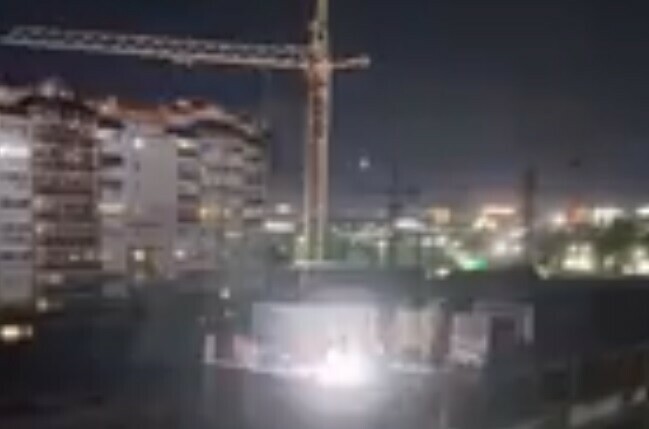 Жители Благовещенска жалуются на световое шоу когда все готовятся ко сну видео
