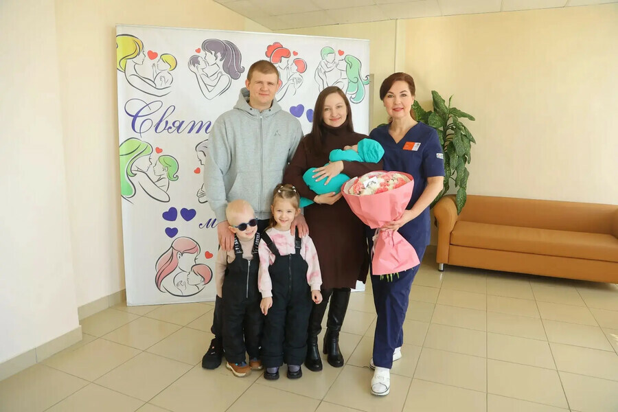 Амурчанка стала многодетной мамой несмотря на диагноз бесплодие и онкологию