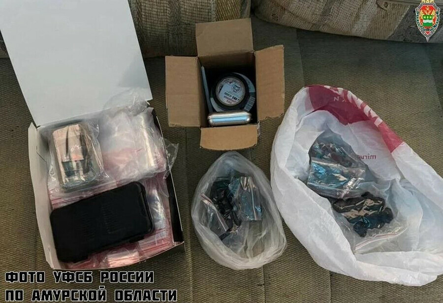 Деятельность двух специалистов по наркотикам пресекли в Благовещенске
