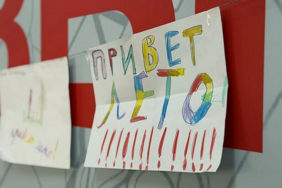 Пришкольные лагеря начали работать в Благовещенске В один из них заехал мэр фото 