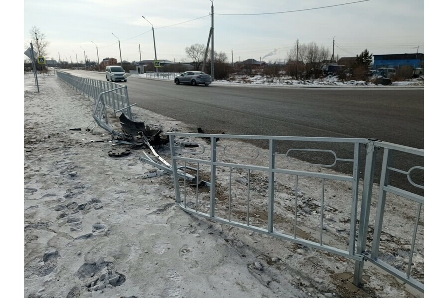 В Благовещенске участник ДТП будет восстанавливать свое авто и дорожное ограждение