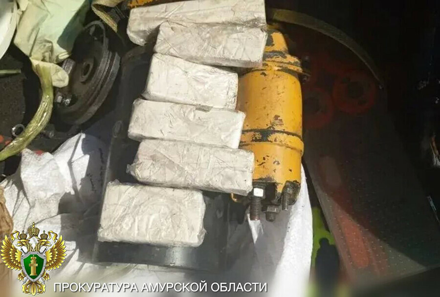 В Белогорске пойман иностранец перевозивший драгоценные слитки огромной стоимости  
