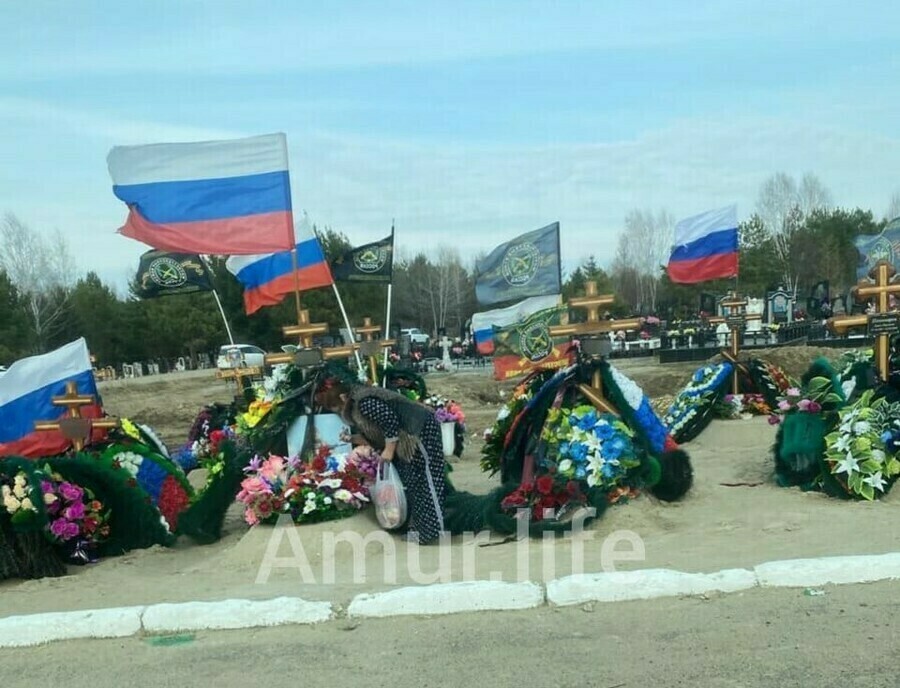 Россиян просят не фотографировать надгробия участников СВО С чем это связано