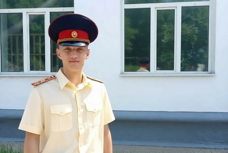 Выпускник Амурского кадетского корпуса награжден медалью Жукова