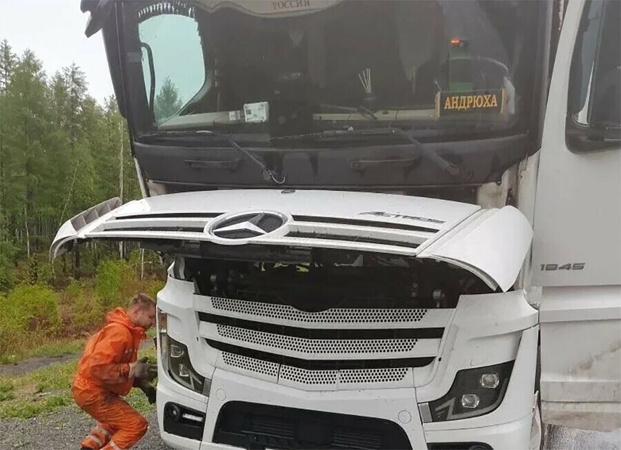 Без них не знал бы что делать видеообращение водителя большегруза сломавшегося на трассе в Амурской области