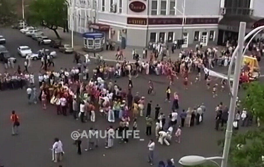 Свист Эдиты Пьехи старый Муравейник и шествие Как Благовещенск отмечал 150 лет в 2006 году