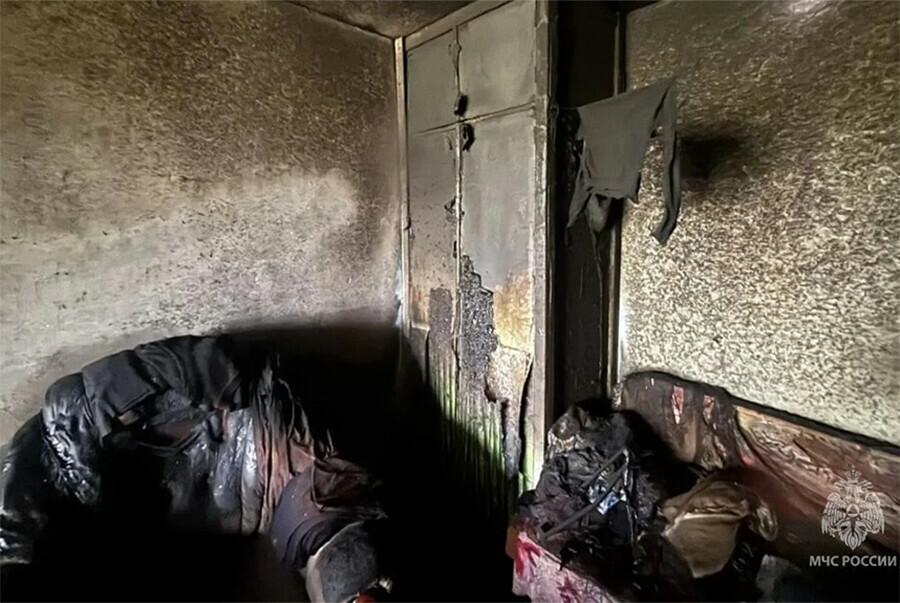 В Шимановске из огня спасли мужчину и троих детей
